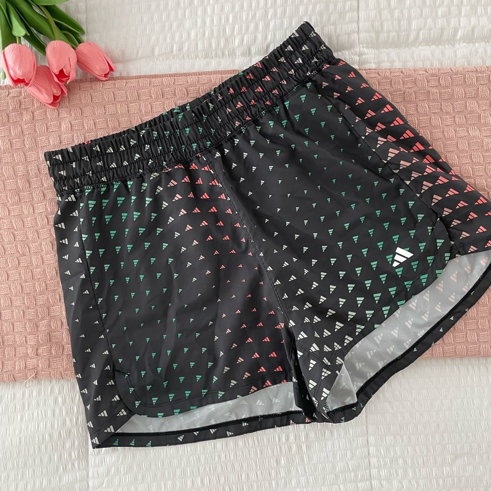 Short Adidas new, I bought for me but is little